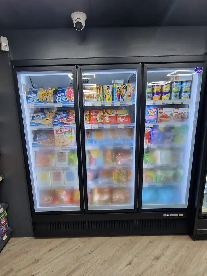 Upright glass door chiller